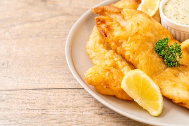 Fisch und Pommes mit Pommes Frites