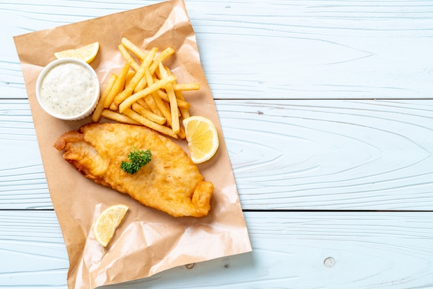 Fisch und Pommes mit Pommes Frites