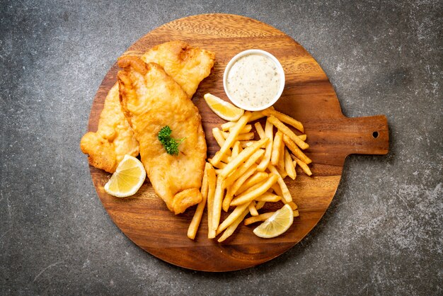 Fisch und Pommes mit Pommes Frites