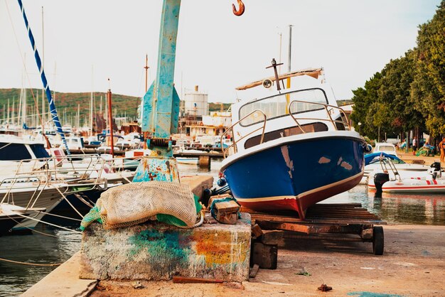 Fischerboot im Hafen