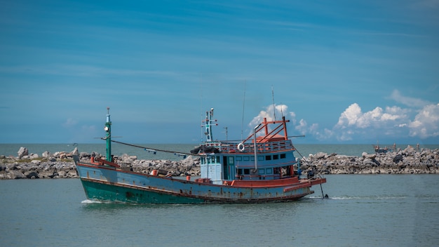 Fischerboot im Meer