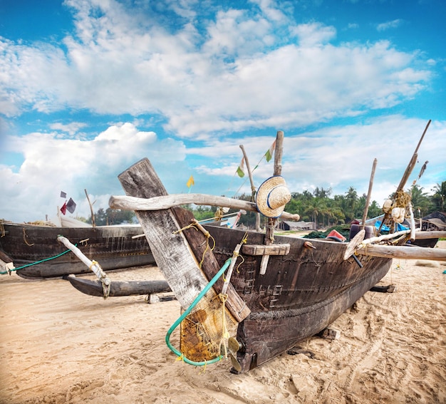 Fischerboote am Strand