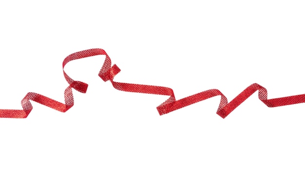 Fita de cetim vermelha isolada no banner de fundo branco