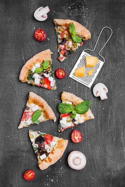 Foto flach gelegte pizza scheiben zusammensetzung