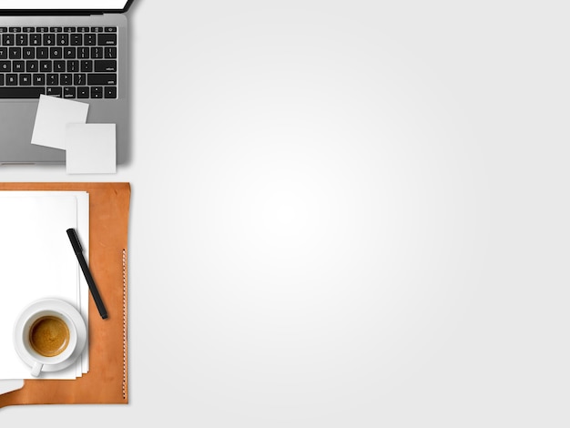 Foto flache lage des modernen laptoparbeitsplatzbüros von freiberuflich tätigem mit kaffeetasse