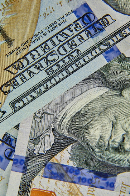 Flache Lage Nahaufnahme auf den Rechnungen für eine US-Dollar-Banknote, Fragment der Dollarnote, Geldhintergrund, Kopierraum.