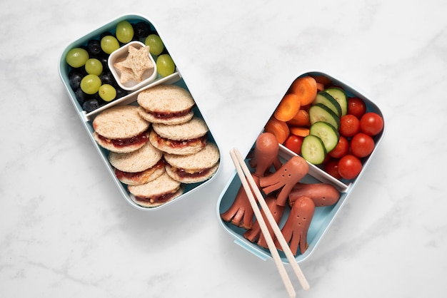 Foto flache lunchbox-anordnung