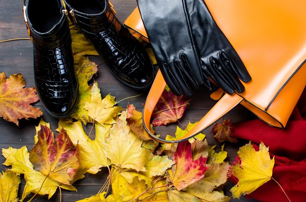 Foto flaches laienset von feminine im herbststil