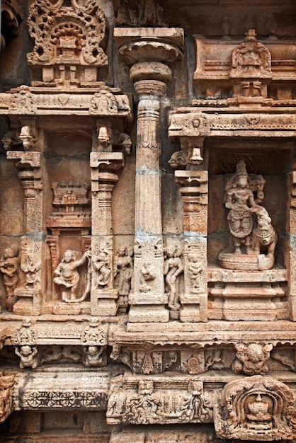 Flachreliefs im hinduistischen Tempel Sri Ranganathaswamy Temple Tiruch