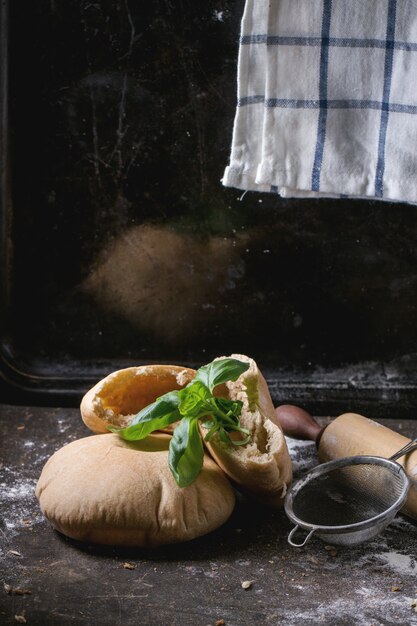 Foto fladenbrot auf beton