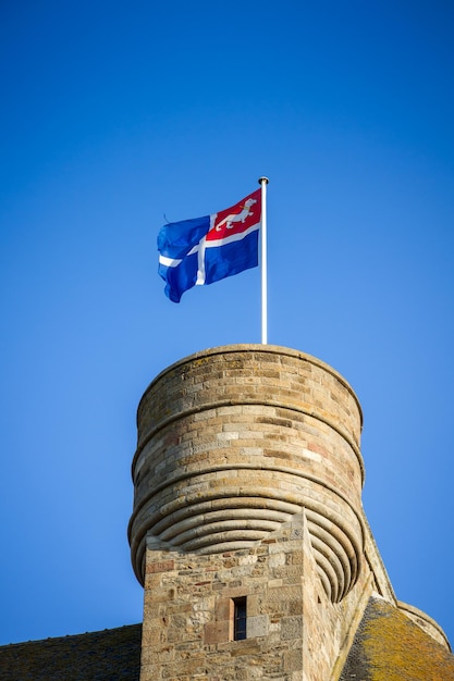 Flagge der Stadt SaintMalo am Rathaus Bretagne Frankreich