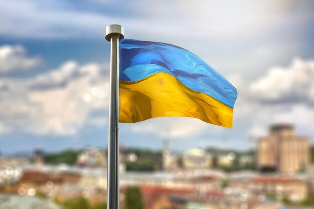 Foto flagge der ukraine im zentrum von kiew