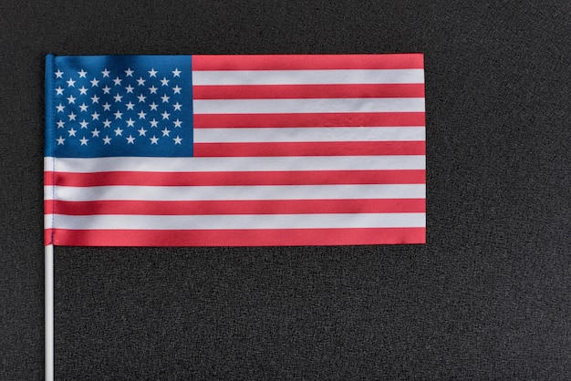 Flagge der USA auf Schwarzraum. Nationalflagge der Vereinigten Staaten von Amerika