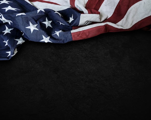 Flagge der Vereinigten Staaten von Amerika auf Zementhintergrund