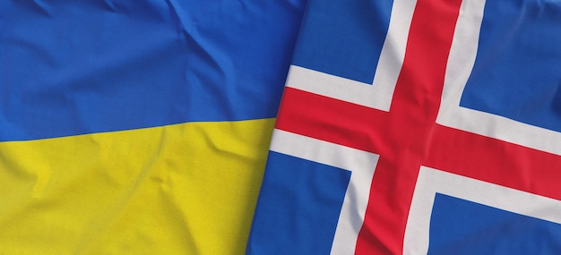 Flaggen der Ukraine und Islands Leinenflagge Nahaufnahme Flagge aus Leinwand Ukrainisch Kiew Isländisch Reykjavik Nationale Symbole 3D-Darstellung