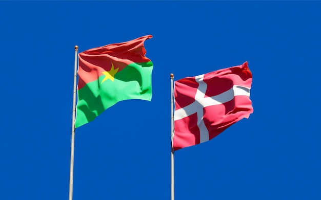 Flaggen von Dänemark und Burkina Faso