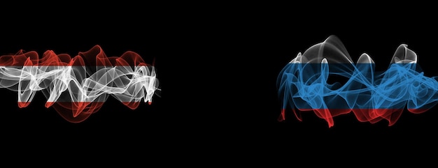 Flaggen von Österreich und Russland Rauchfahnen Österreich vs. Russland
