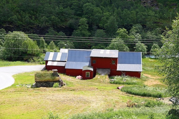 Flam village en las montañas de Noruega