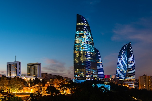 Flame Towers sind neue Wolkenkratzer in Baku, Aserbaidschan.