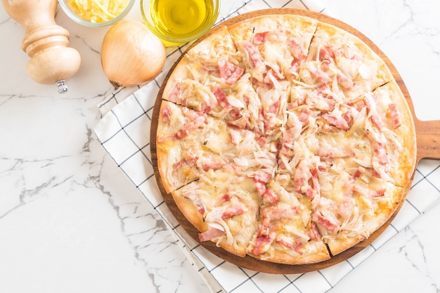 Flammkuchen-Pizza