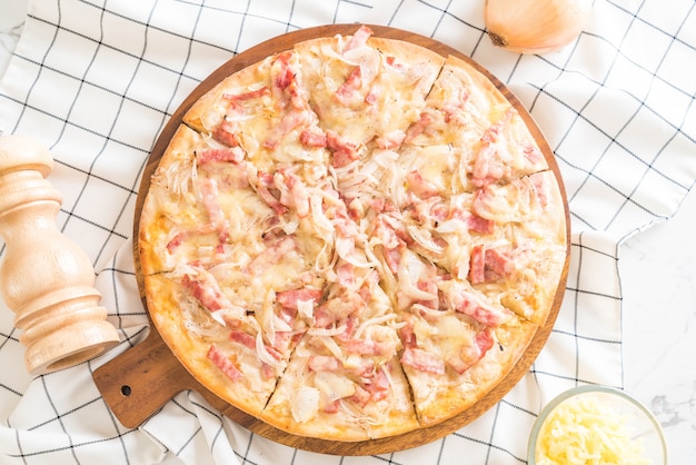 Flammkuchen-Pizza