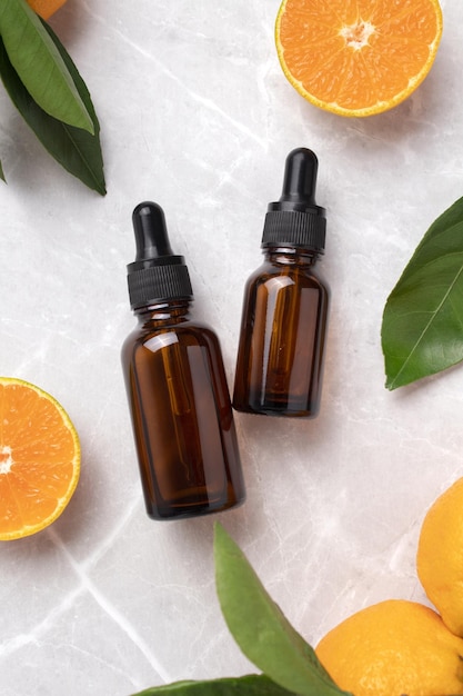 Flasche mit ätherischem Orangenöl für die Gesundheitspflege von Haut, Gesicht und Körper Hyaluronsäure-Ölserum mit Kollagen und Peptiden Hautpflegeprodukt