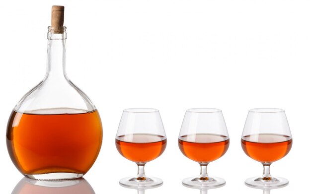 Flasche und Glas mit Cognac