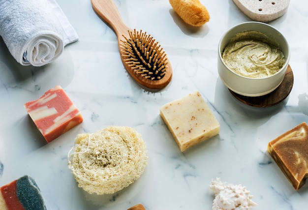 Flatlay de produtos de spa e beleza