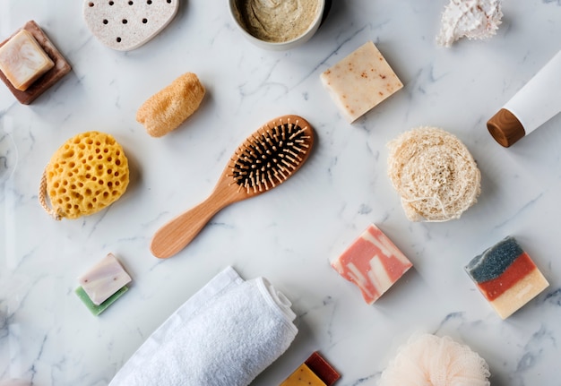 Flatlay de produtos de spa e beleza