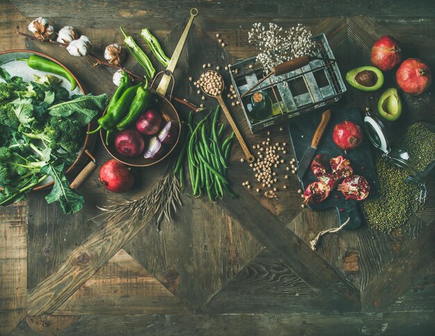 Flatlay de ingredientes de cocina de comida vegetariana o vegana de invierno