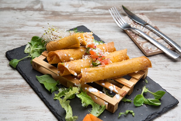 Flautas de pollo Comida típica mexicana.