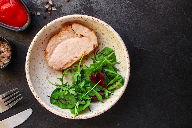 Fleisch gebratenes Schweinefleisch im Bratnetz