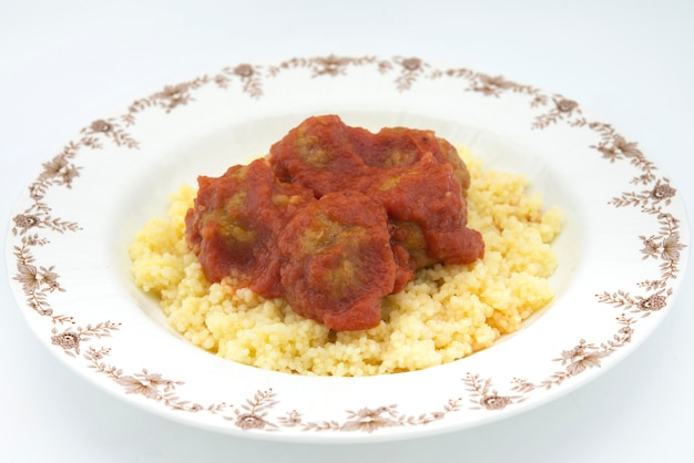 Fleischbällchen mit typisch marokkanischem Couscous