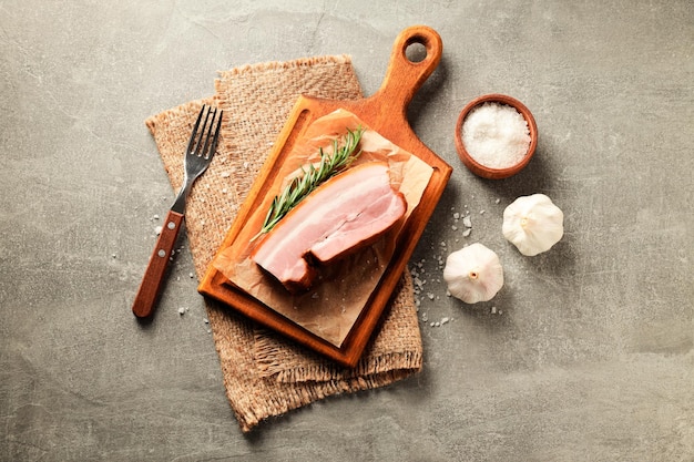 Fleischessen und leckeres Essen Konzept köstliches Speck