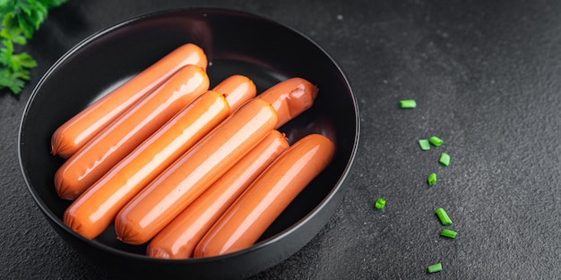 Fleischlose Würstchen pflanzliches Protein Seitan Sojaweizen vegetarischer oder veganer Snack