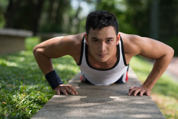 Flexiones afuera