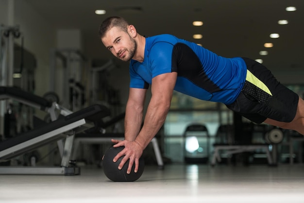 Flexiones Con Balón Medicinal