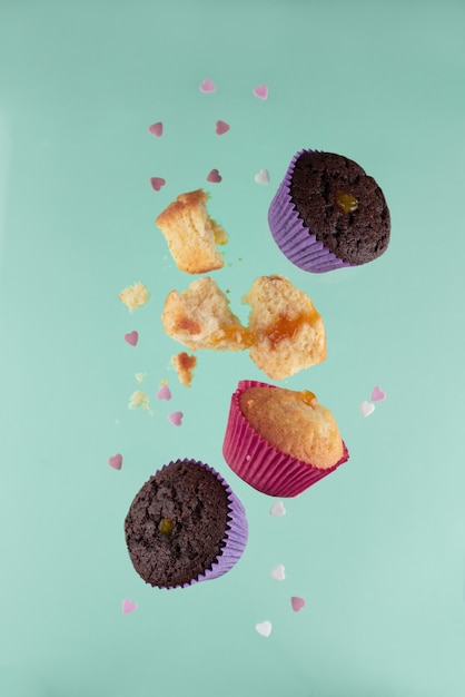 Fliegende Schokoladen-Vanille-Muffins mit Krümel