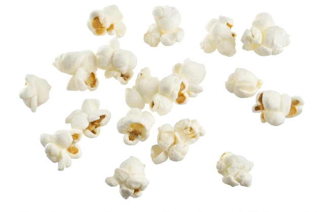 Fliegendes Popcorn isoliert auf weißem Hintergrund Makro-Aufnahme mit Clipping-Pfad
