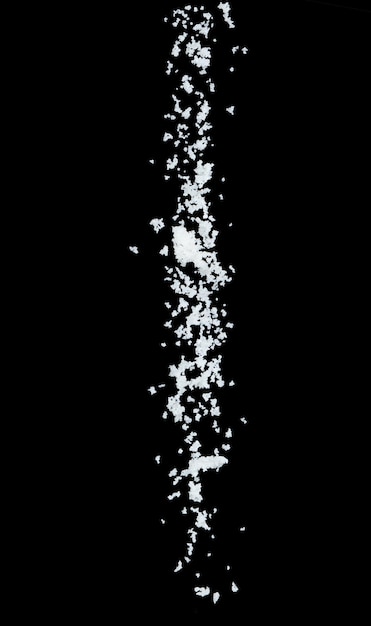 Foto fliegendes salz explosion kristallweiß körner salze explodieren abstrakte wolken fliegen schwarzer hintergrund isoliert
