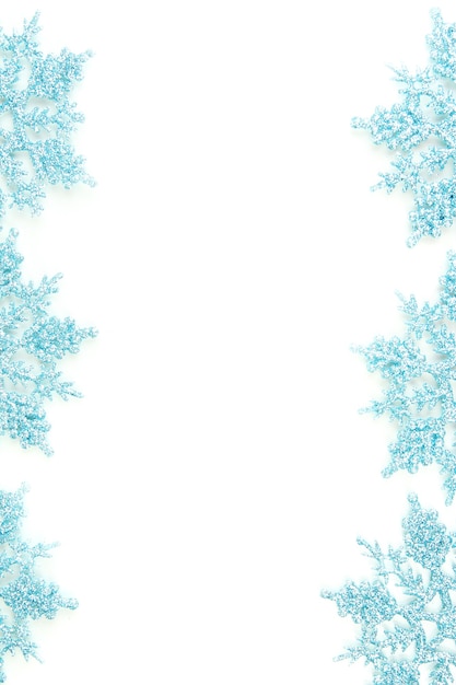Foto flocos de neve lindos isolados no branco