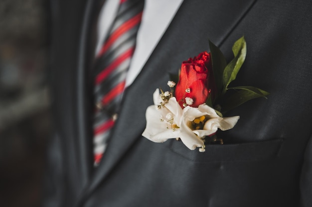 Foto flor en un bolsillo de traje 2482