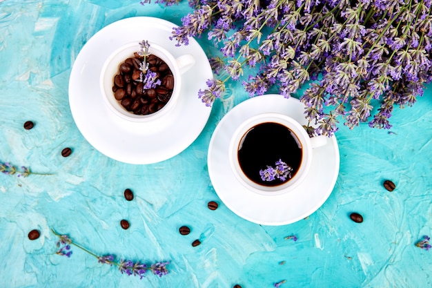 Flor de café y lavanda.