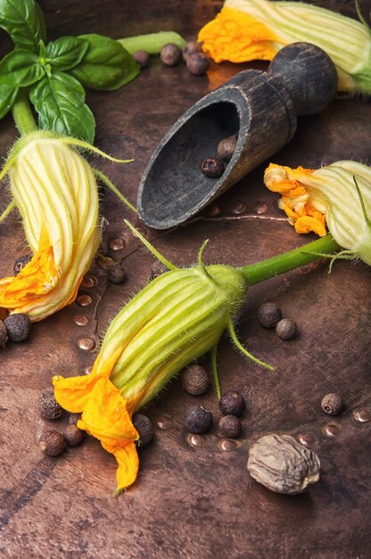 Flor de calabaza amarilla