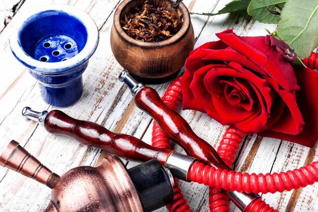 Foto flor com cachimbo de água