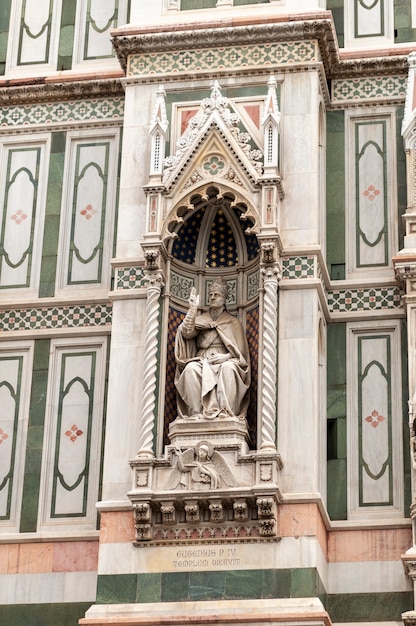 Florença itália basílica santa maria del fiore detalhes da fachada