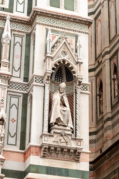 Florença Itália Basílica Santa Maria del Fiore Detalhes da fachada