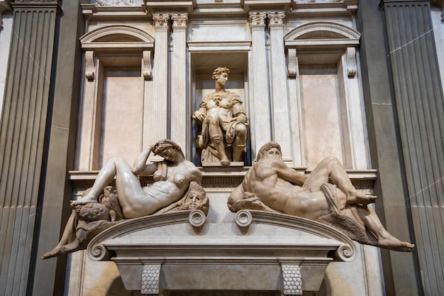 Florencia Italia alrededor de julio de 2021 Interior de las capillas de Medici Cappelle Medicee Michelangelo arte renacentista