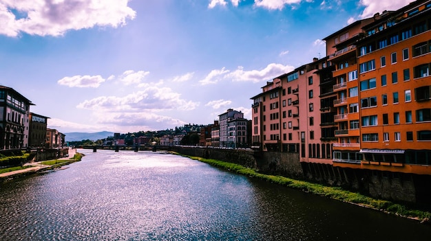 Florencia Italia vista de la ciudad río Arno