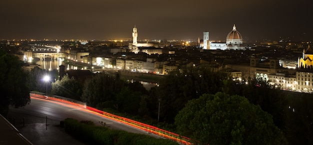 Florenz Nachtansicht, italienisches Panorama